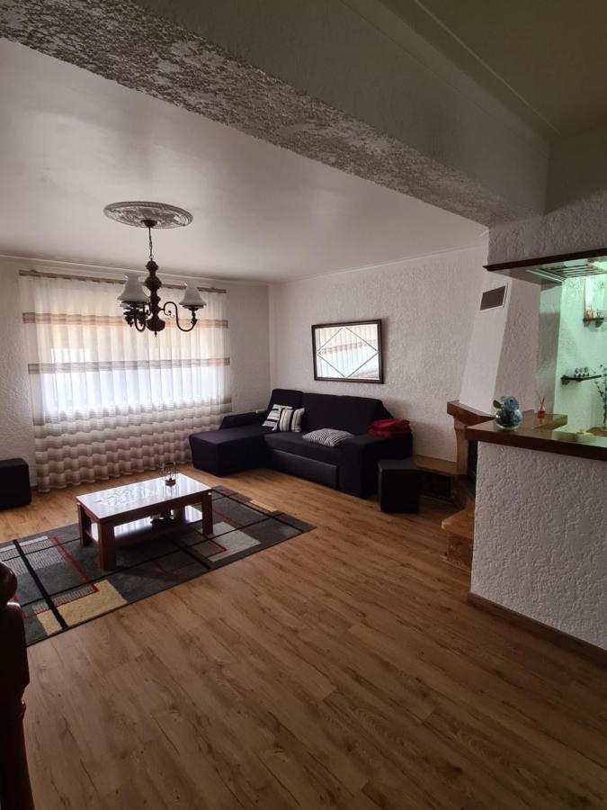 Gomes & Fortunato House Casais Brancos Екстериор снимка